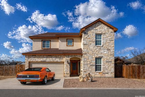 106 N Sutton Pl, Uvalde, TX, 78801-4875 | Card Image