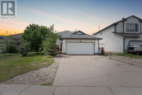 132 Breukel Cres, Fort Mcmurray, AB, T9K1W9 | Card Image