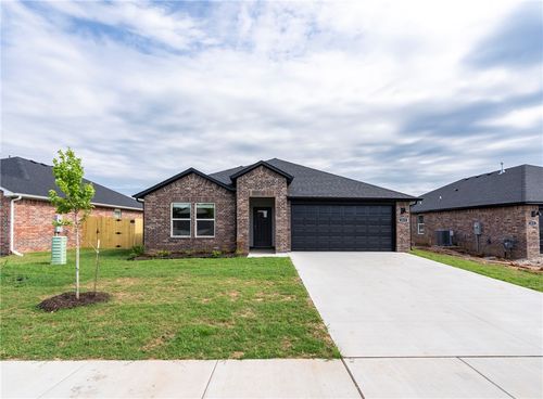 813 Heeler Ave, Lowell, AR, 72745-3044 | Card Image