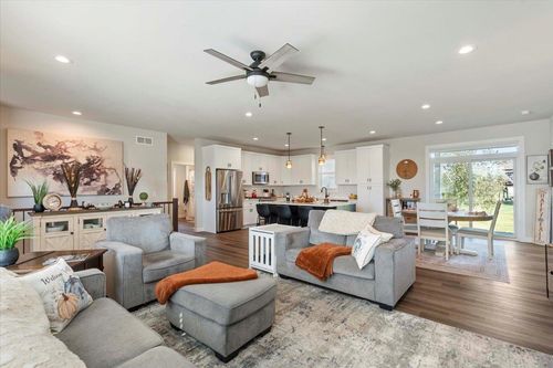 4133 Great Bridge Dr, Deforest, WI, 53532-9115 | Card Image