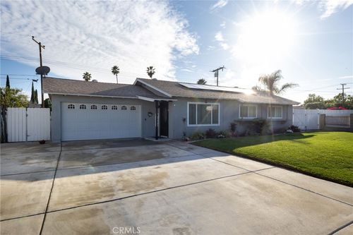 669 W Grovewood Ave, Bloomington, CA, 92316-2107 | Card Image