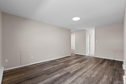 apt-b1-1770 E Woodward Heights Blvd, Hazel Park, MI, 48030-1641 | Card Image