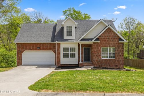 3024 Pinex Ln, Knoxville, TN, 37921-1366 | Card Image