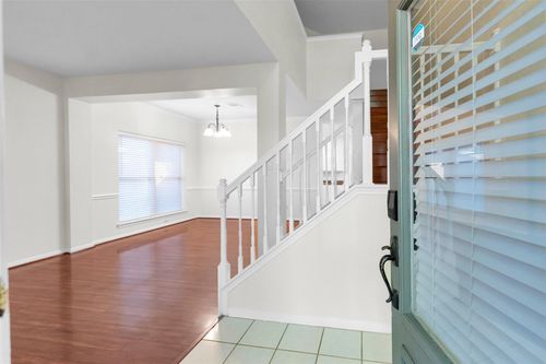 18 Dover Dr, Conroe, TX, 77304-2748 | Card Image