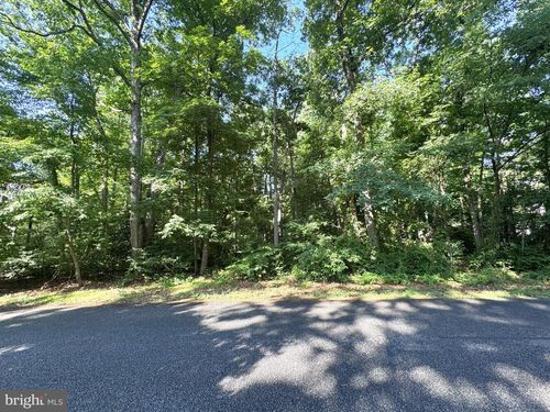 3 Woodland Dr, SEAFORD, DE, 19973-9500 | Card Image