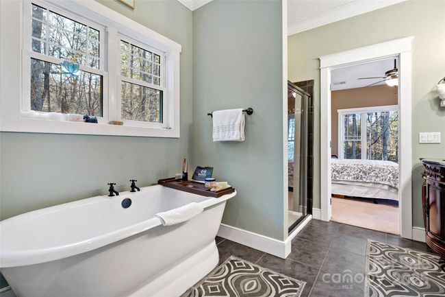 Tub in primary bath | Image 19