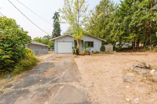 802 California Ave Se, Port Orchard, WA, 98366-8413 | Card Image