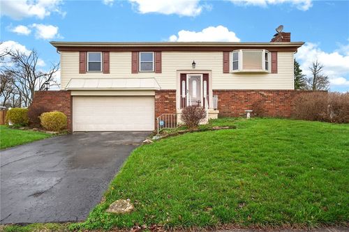 7031 Union Schoolhouse Road, Riverside, OH, 45424 | Card Image