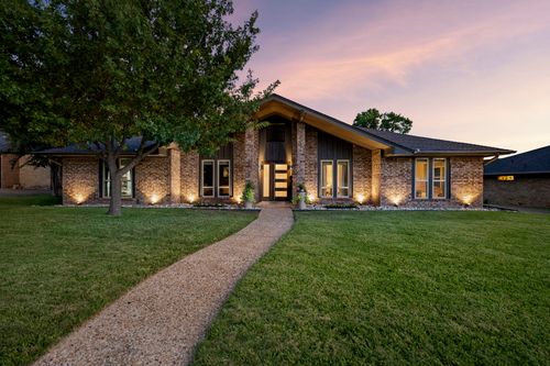2812 Carriage Ln, Carrollton, TX, 75006-4805 | Card Image