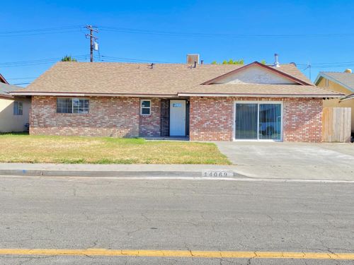 14069 Vista Dr, Armona, CA, 93202-9733 | Card Image