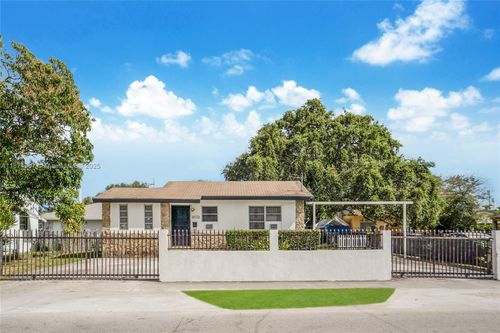 6535 Nw 6th Ave, Miami, FL, 33150-4306 | Card Image