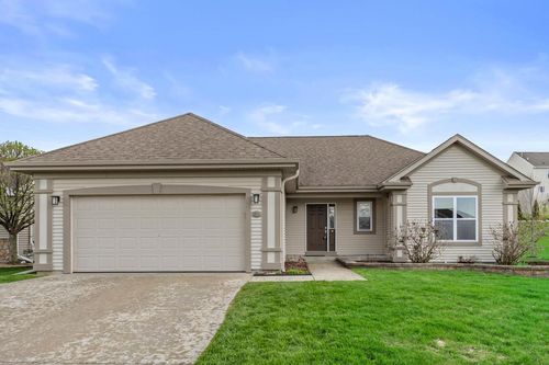 226 Reeds Drive, West Bend, WI, 53095 | Card Image