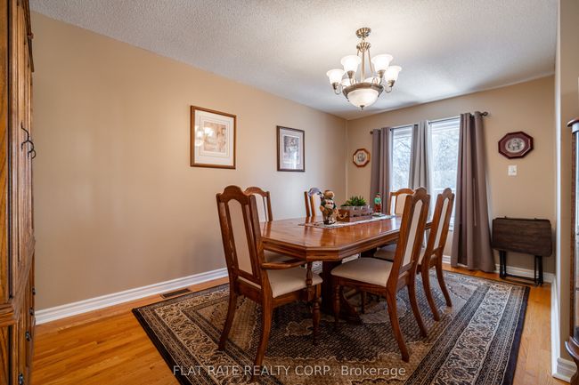 10 Hillview Dr, House other with 5 bedrooms, 3 bathrooms and 4 parking in Bobcaygeon ON | Image 12