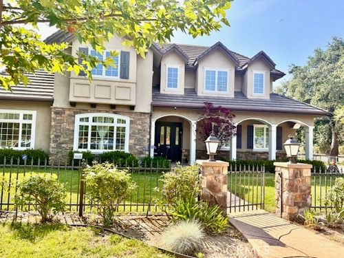 4504 Viro Rd, La Canada Flintridge, CA, 91011-3712 | Card Image