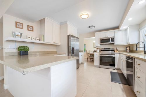 11441 Sw 33rd Ln, Miami, FL, 33165-3319 | Card Image