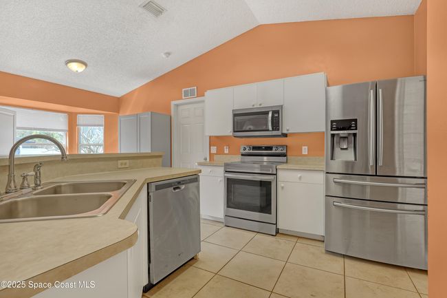 938 Jettie St Ne, House other with 3 bedrooms, 2 bathrooms and null parking in Palm Bay FL | Image 15