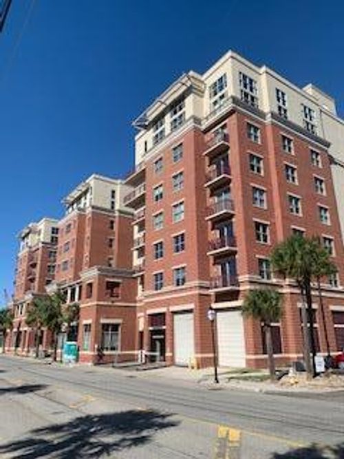 apt-611-150 Bee St, Charleston, SC, 29401-5706 | Card Image