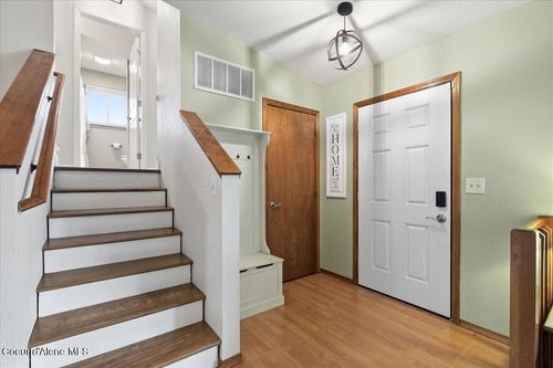 865 W Parkhurst Ct, Coeur D Alene, ID, 83815-7965 | Card Image