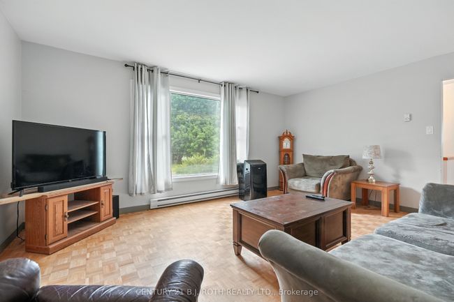 41 Market St, House other with 4 bedrooms, 2 bathrooms and 4 parking in Lisle ON | Image 5