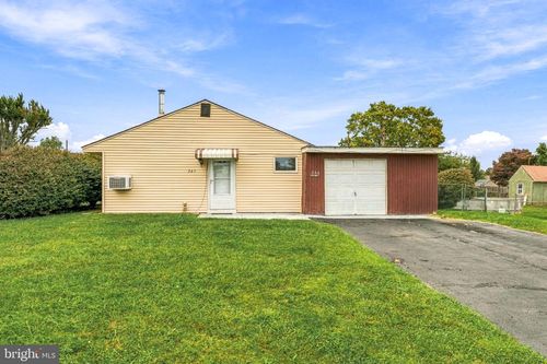 265 Wyandotte Rd, FAIRLESS HILLS, PA, 19030-3233 | Card Image