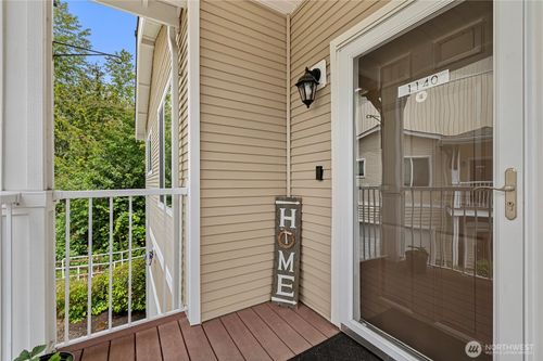 r1140-14915 38th Dr Se, Bothell, WA, 98012-4226 | Card Image