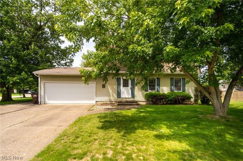6908 Hidden Valley Dr, Amherst, OH, 44001-1934 | Card Image