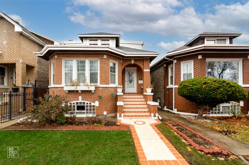 5250 W Drummond Pl, Chicago, IL, 60639-1504 | Card Image