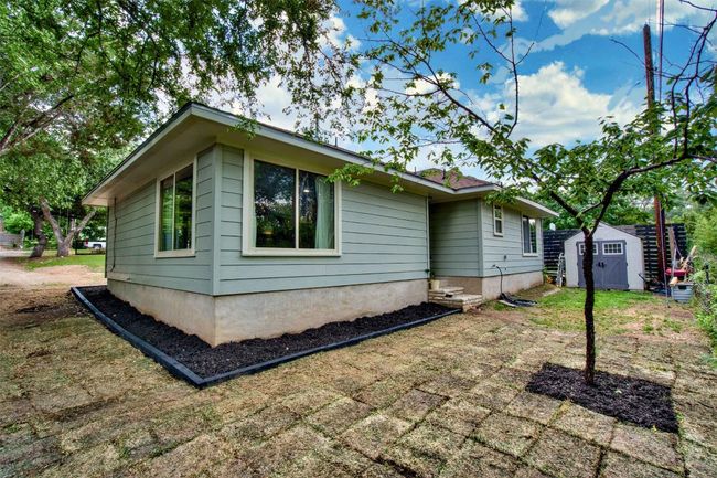 1810 Quanah Parker Trl, House other with 3 bedrooms, 2 bathrooms and 2 parking in Austin TX | Image 18