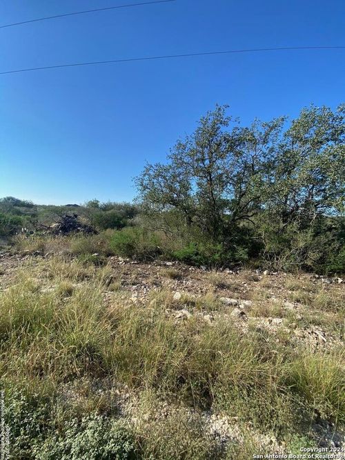 89 Rocky Hills Cir, Uvalde, TX, 78801 | Card Image