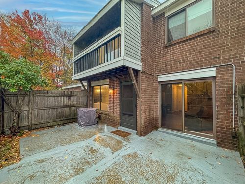 175-175 Greenbrook Dr, Stoughton, MA, 02072-4969 | Card Image