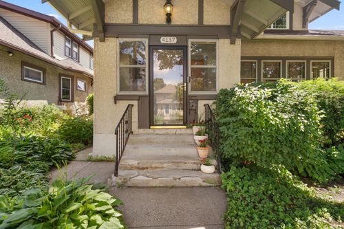 4137 Columbus Ave, Minneapolis, MN, 55407-3112 | Card Image