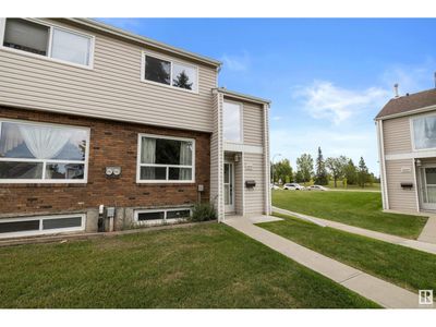 18245 93 Ave Nw, Townhouse with 3 bedrooms, 2 bathrooms and null parking in Edmonton AB | Image 2