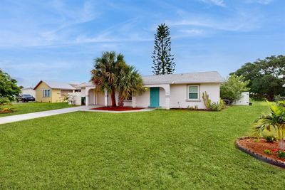 1857 Se Burgundy Lane, House other with 2 bedrooms, 2 bathrooms and null parking in Port St Lucie FL | Image 3