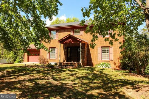 11 Hickory Ln, WOODSTOCK, VA, 22664-2167 | Card Image