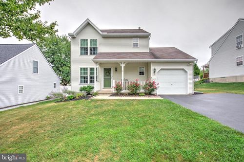 774 Blossom Hill Ln, DALLASTOWN, PA, 17313-9425 | Card Image