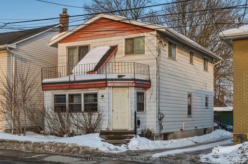 631 Victoria St, Kingston, ON, K7K4S3 | Card Image