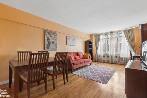 g6-94-11 59th Ave, Elmhurst, NY, 11373-5106 | Card Image