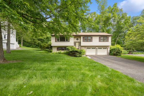 110 Oak Dr, Watertown, CT, 06795-3115 | Card Image