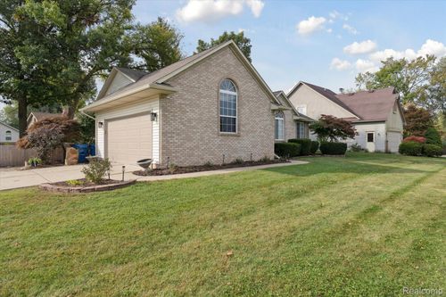 2447 Grove Park Rd, Fenton, MI, 48430-1443 | Card Image