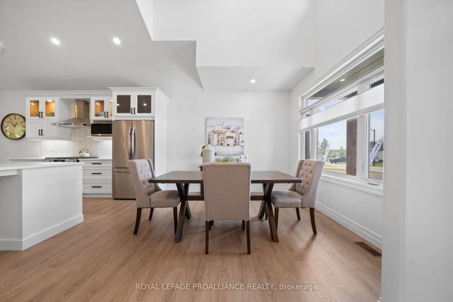 48 Deerview Dr, House other with 3 bedrooms, 3 bathrooms and 4 parking in Quinte West ON | Image 5