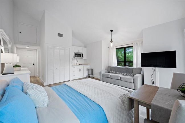 APT-504 - 11863 Wimbledon Cir, Condo with 1 bedrooms, 1 bathrooms and null parking in Wellington FL | Image 5