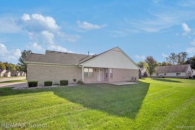 25270 Julianna Drive, Condo with 2 bedrooms, 1 bathrooms and null parking in Chesterfield Twp MI | Image 3