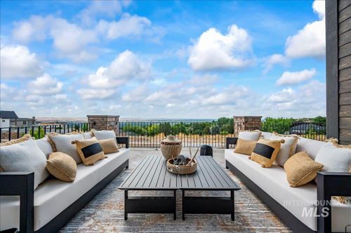 1508 S Trent Point Way, Boise, ID, 83712-8592 | Card Image