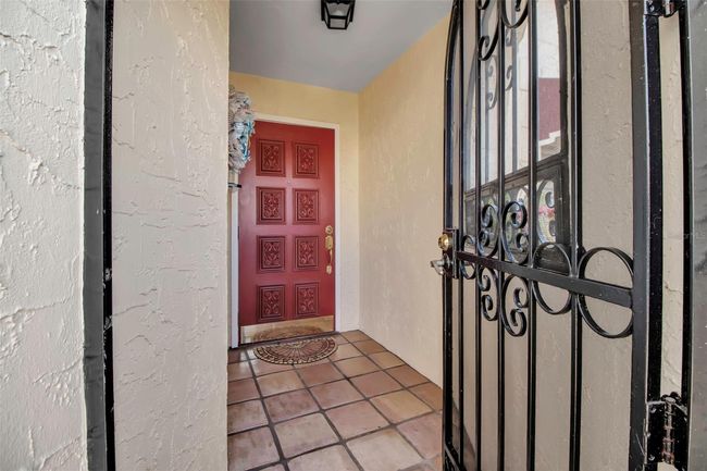 APT-9C - 6101 34 Th St W, Condo with 3 bedrooms, 2 bathrooms and null parking in BRADENTON FL | Image 5