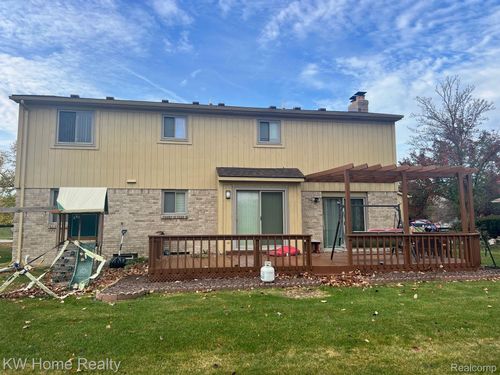 30244 Southampton Ln, Farmington Hills, MI, 48331-1729 | Card Image