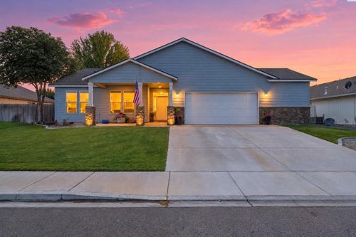 5504 Coolidge Ct, Pasco, WA, 99301-8472 | Card Image