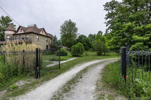 4304 Church Rd, Casco, MI, 48064-2407 | Card Image