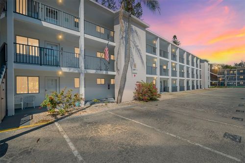 n33-2039 Canal Dr, Bradenton, FL, 34207-4580 | Card Image