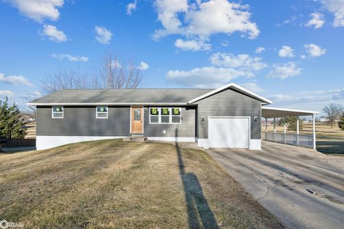 1524 Rainbow Dr, Belle Plaine, IA, 52208-1338 | Card Image