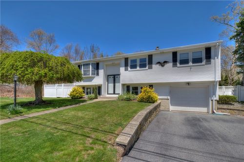 123 S Comstock Pkwy, Cranston, RI, 02921-2338 | Card Image